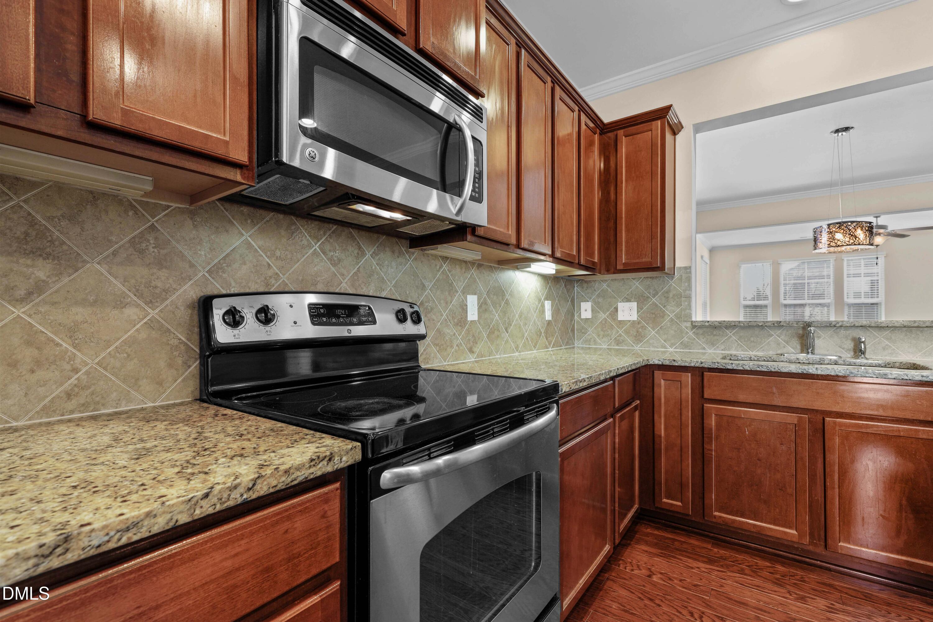 3017 Summerhouse Road Cary, NC 27519 - Photo 8 of 33 11