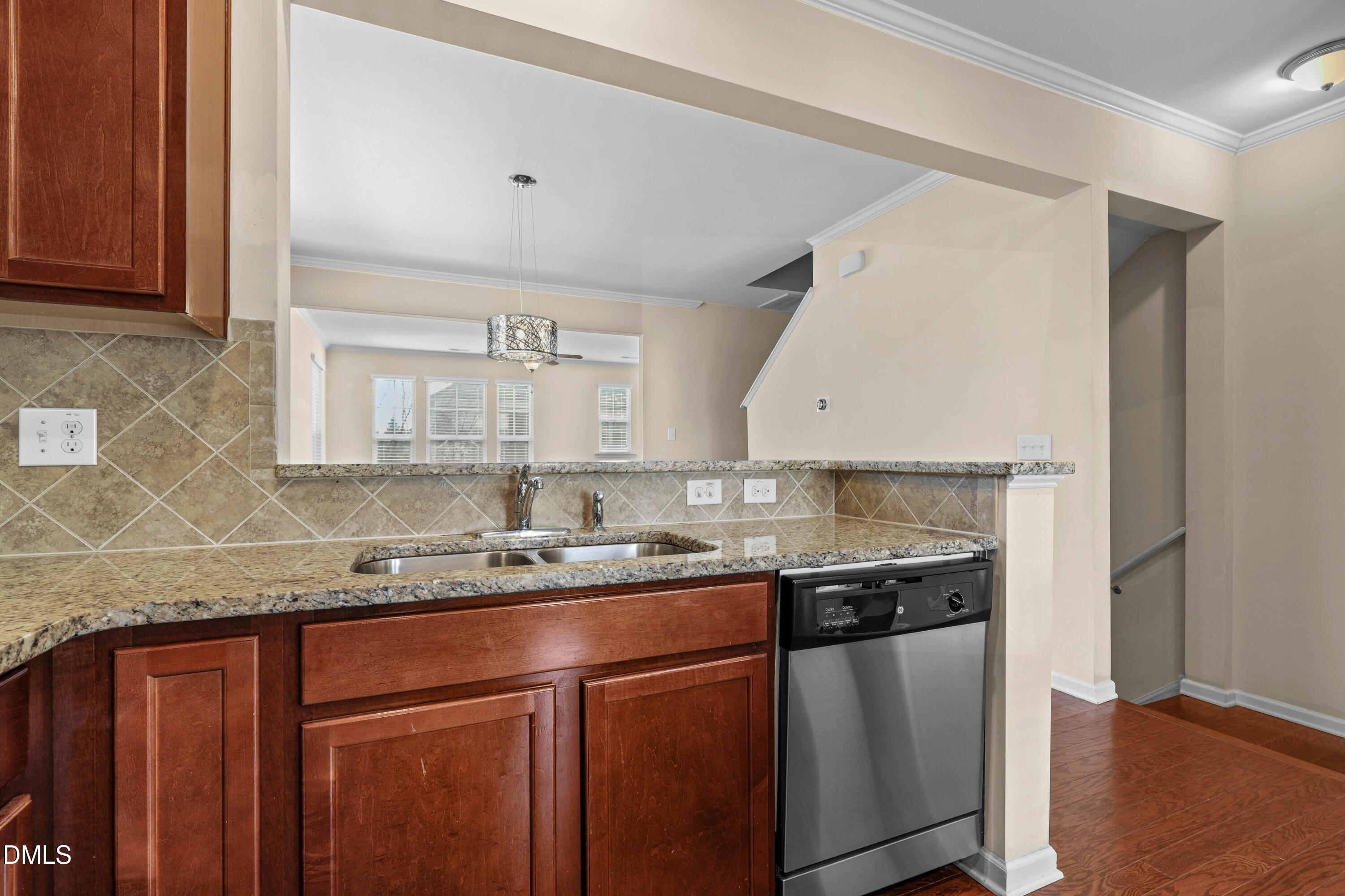 3017 Summerhouse Road Cary, NC 27519 - Photo 9 of 33 12