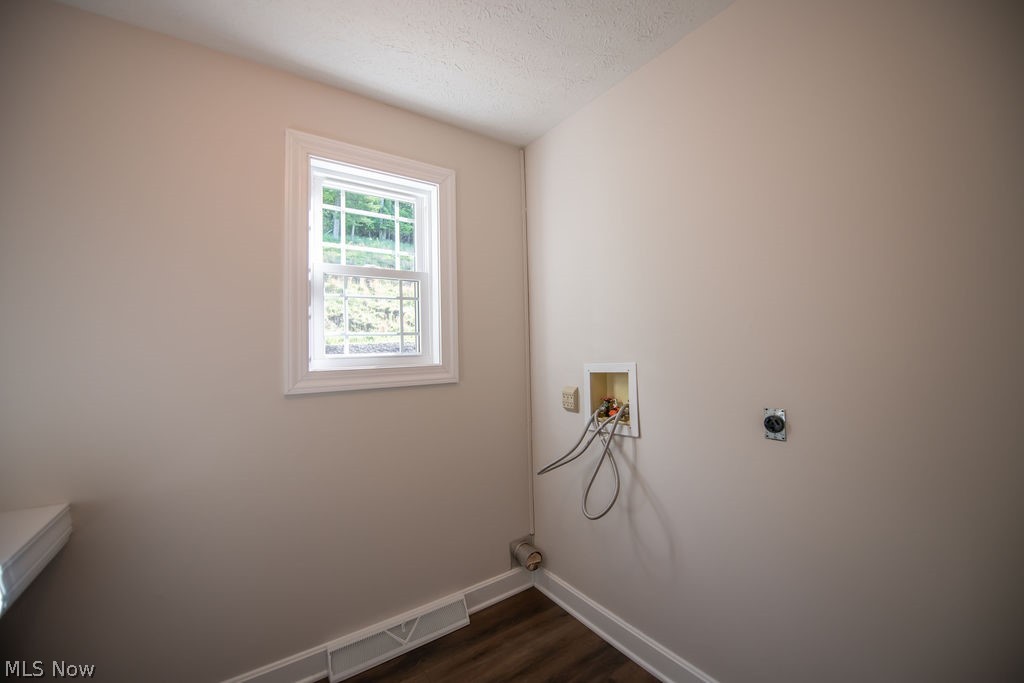5234 Ribbon Road Southwest Bowerston, OH 44695 - Photo 31 of 50 Laundry room