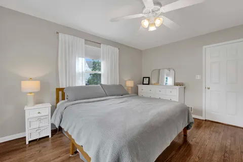 $785,000 | 61 Harris Avenue, Clarendon Hills, IL 60514