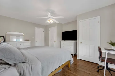 $785,000 | 61 Harris Avenue, Clarendon Hills, IL 60514