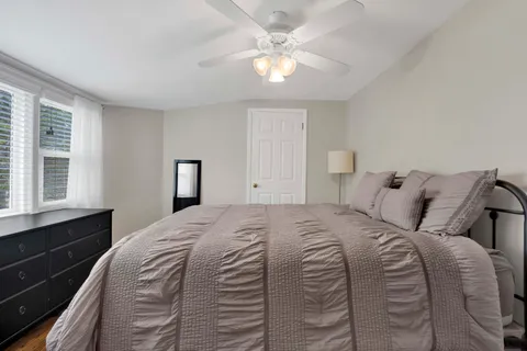 $785,000 | 61 Harris Avenue, Clarendon Hills, IL 60514