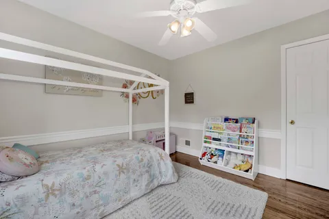 $785,000 | 61 Harris Avenue, Clarendon Hills, IL 60514