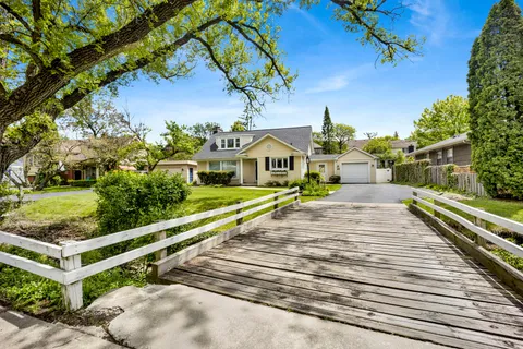 $785,000 | 61 Harris Avenue, Clarendon Hills, IL 60514