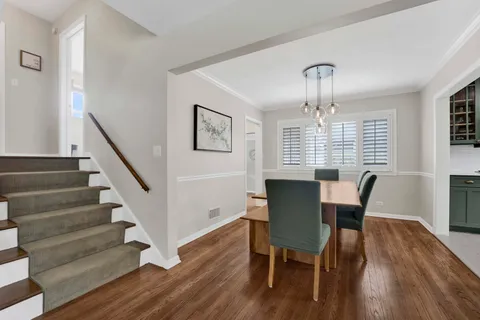 $785,000 | 61 Harris Avenue, Clarendon Hills, IL 60514