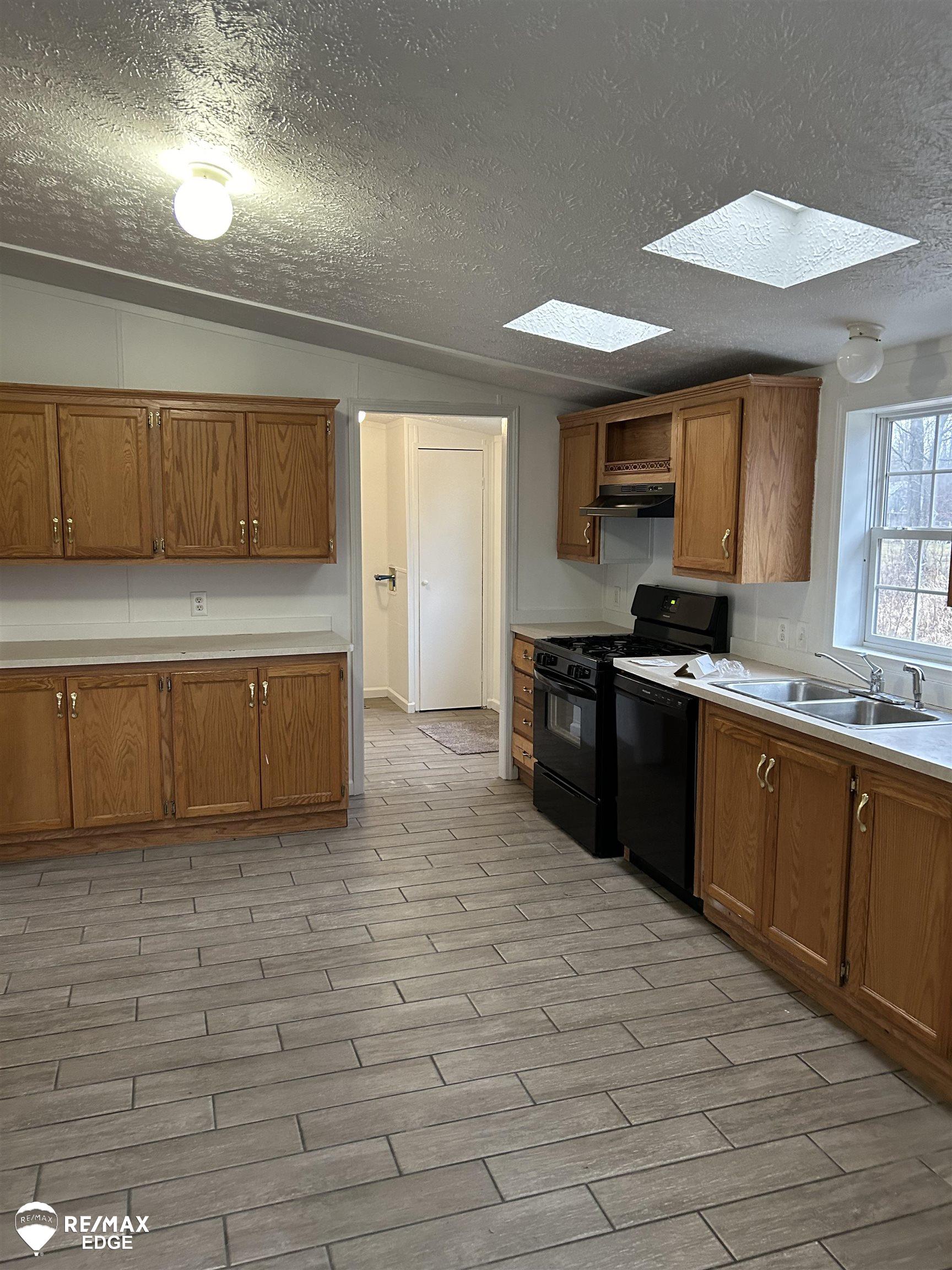 7555 East Baseline Road Mount Pleasant, MI 48858 - Photo 3 of 16 50131199-893bfecf-9216-4a51-b494-764ca4b3636a.JPG