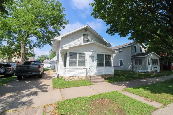 $238,000 | 1520 11th Street South, La Crosse, WI 54601