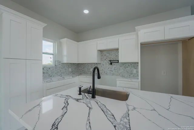 $345,000 | 150 Ranchero Way, Natalia, TX 78059