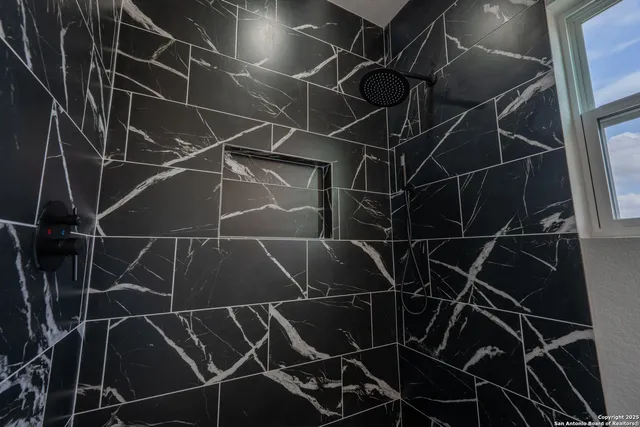 $345,000 | 150 Ranchero Way, Natalia, TX 78059