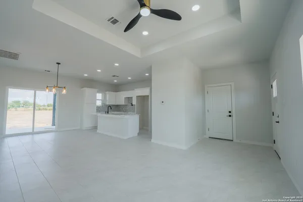 $334,999 | 150 Ranchero Way, Natalia, TX 78059