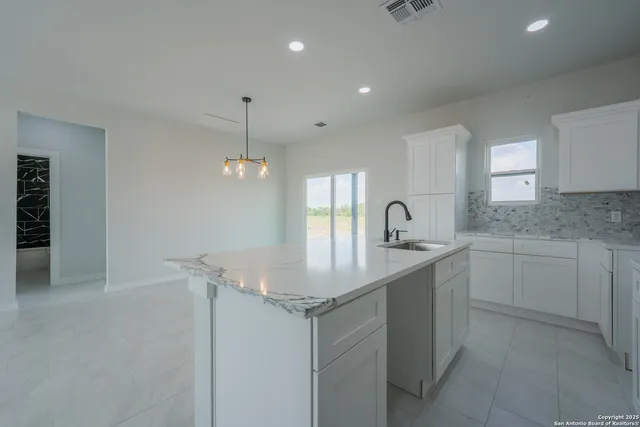 $345,000 | 150 Ranchero Way, Natalia, TX 78059