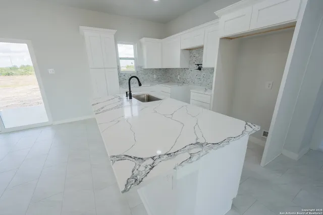 $345,000 | 150 Ranchero Way, Natalia, TX 78059