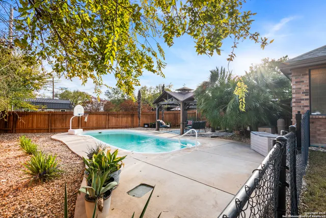 a house view with a outdoor space