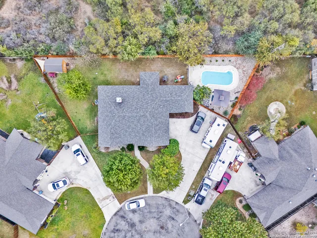 $365,000 | 7 Briar Court, Uvalde, TX 78801