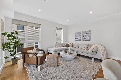 $1,099,990 | 260 Beacon Street, Unit 201, Somerville, MA 02143