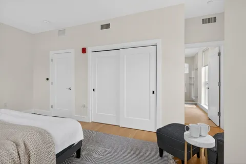 $1,099,990 | 260 Beacon Street, Unit 201, Somerville, MA 02143