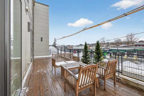 $1,099,990 | 260 Beacon Street, Unit 201, Somerville, MA 02143