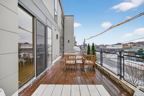 $1,099,990 | 260 Beacon Street, Unit 201, Somerville, MA 02143