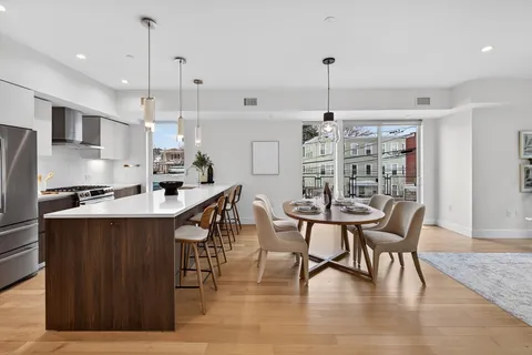 $1,099,990 | 260 Beacon Street, Unit 201, Somerville, MA 02143