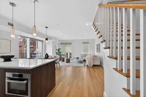 $1,099,990 | 260 Beacon Street, Unit 201, Somerville, MA 02143