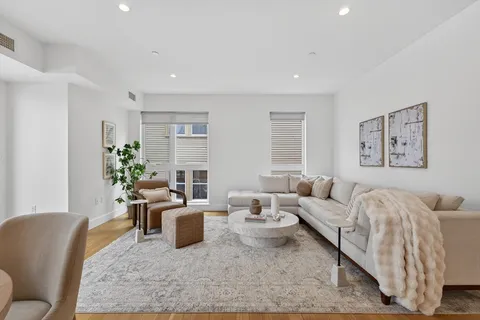 $1,099,990 | 260 Beacon Street, Unit 201, Somerville, MA 02143