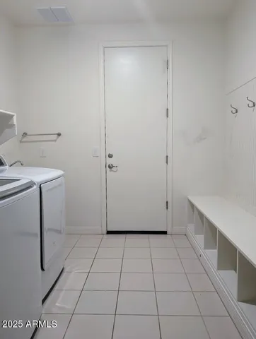 a view of utility room