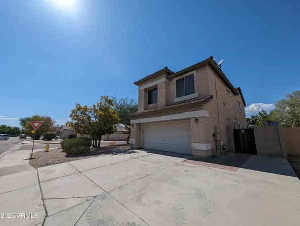 $1,998 | 5794 West Golden Lane, Glendale, AZ 85302