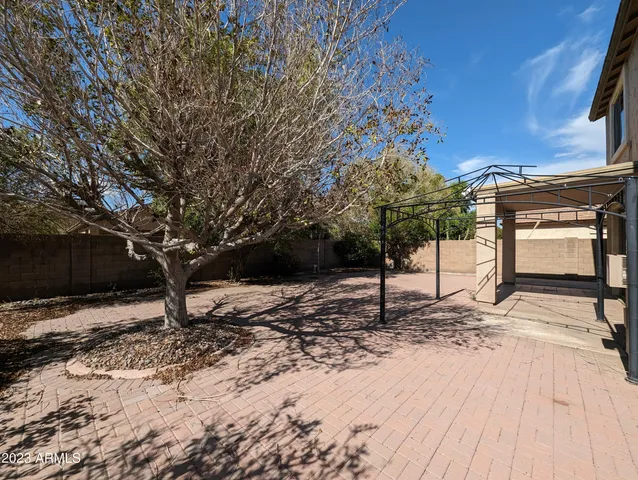 $2,098 | 5794 West Golden Lane, Glendale, AZ 85302