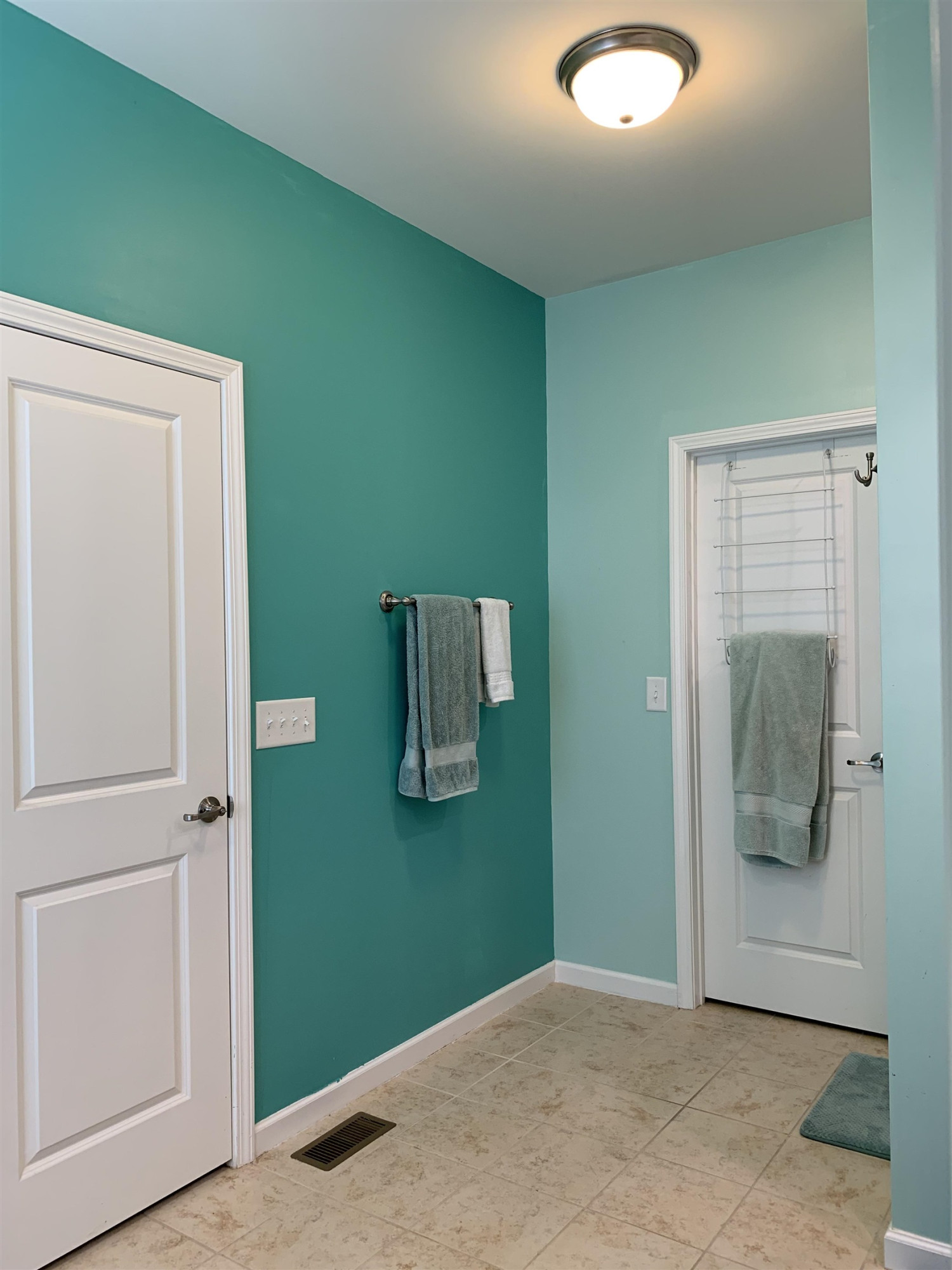 611 Edgewater Ridge Court Apex, NC 27523 - Photo 12 of 16 Photo 12