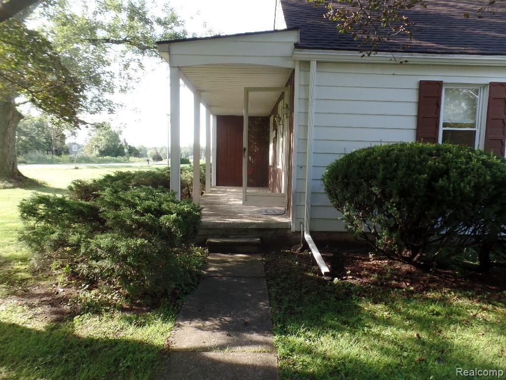18308 Inkster Road Romulus, MI 48174 - Photo 5 of 35