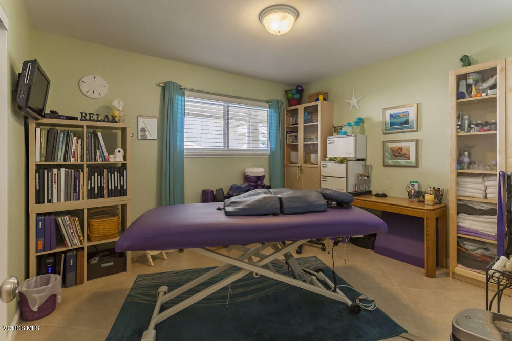 2279 Workman Avenue Simi Valley, CA 93063 - Photo 13 of 20 Workman_Low-12
