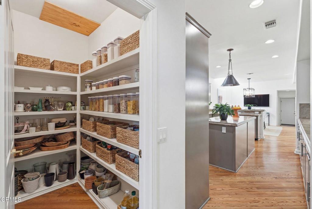 2317 Canyonback Road Los Angeles, CA 90049 - Photo 18 of 72 15_2317 Canyonback Rd (20)