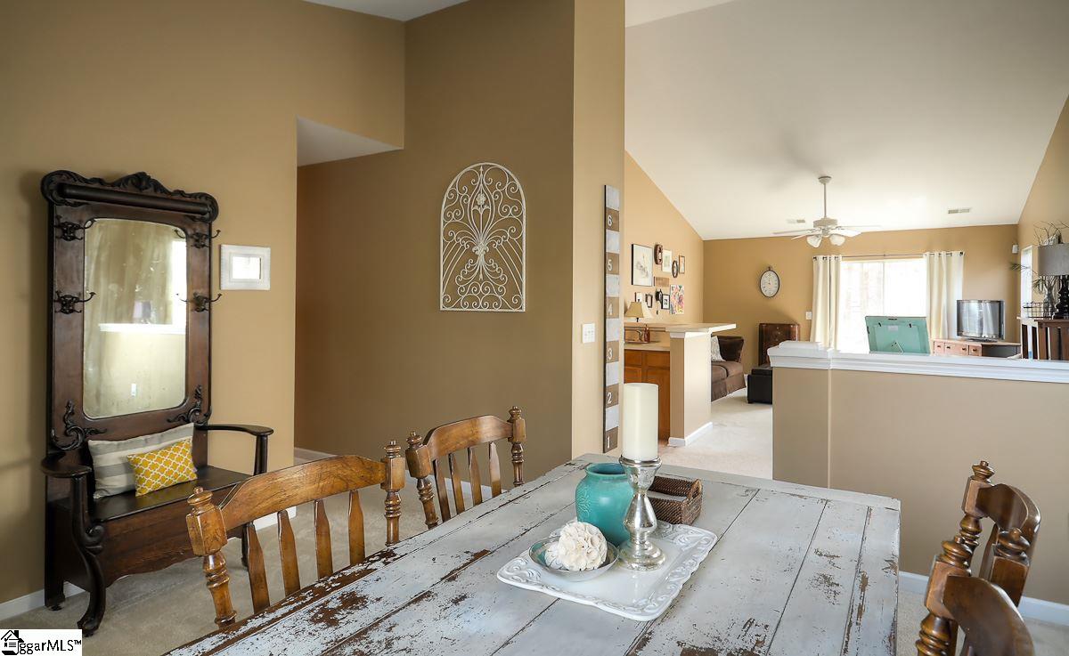 121 Hawkesbury Road Simpsonville, SC 29681 - Photo 3 of 26 Gallery Image 3