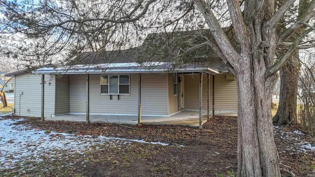 $199,999 | 204 North Hendericks Street, Warren, IN 46792