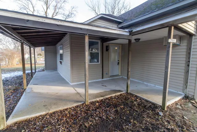 $199,999 | 204 North Hendericks Street, Warren, IN 46792
