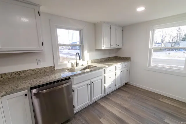 $199,999 | 204 North Hendericks Street, Warren, IN 46792