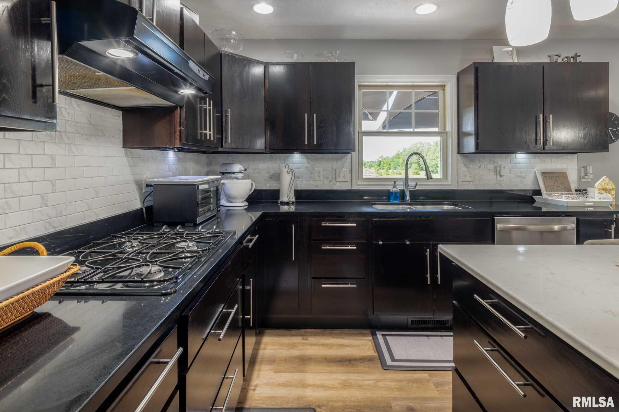 3160 Sycamore Road Carterville, IL 62918 - Photo 16 of 58