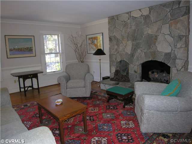 8729 Ruggles Road Henrico, VA 23229 - Photo 7 of 12 Den/Family/Great Room