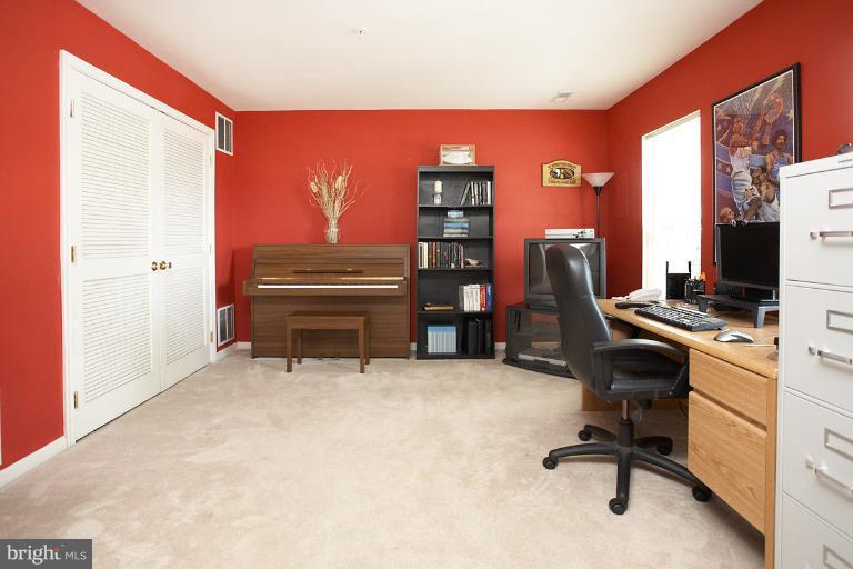 9429 Fields Road Gaithersburg, MD 20878 - Photo 18 of 30 Interior (General)