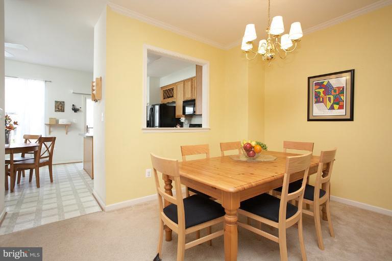 9429 Fields Road Gaithersburg, MD 20878 - Photo 20 of 30 Dining Room