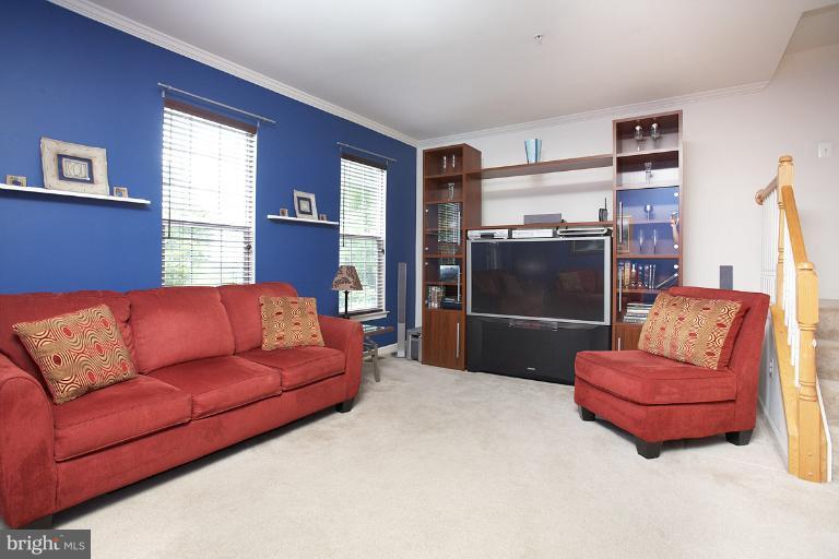 9429 Fields Road Gaithersburg, MD 20878 - Photo 22 of 30 Living Room