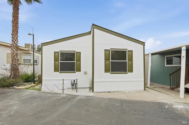 $200,000 | 3455 Santa Rosa Avenue, Unit 8, Santa Rosa, CA 95407