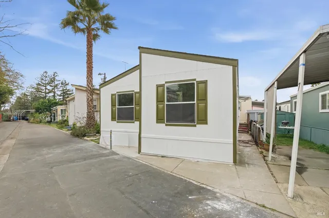 $200,000 | 3455 Santa Rosa Avenue, Unit 8, Santa Rosa, CA 95407