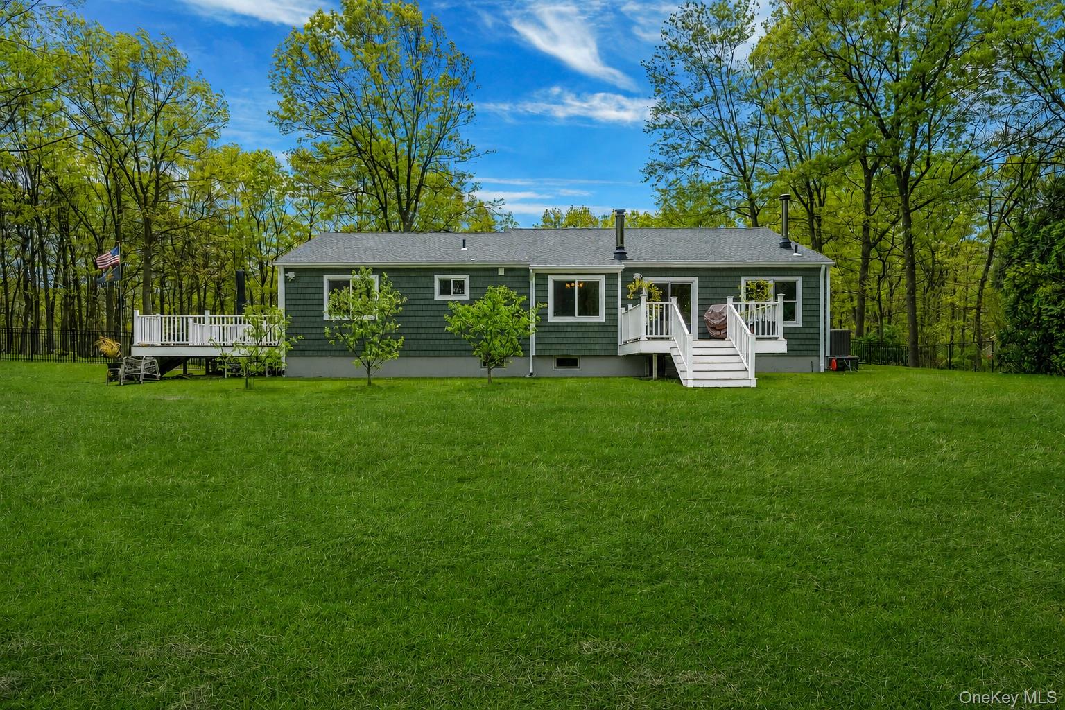 14 Belvoir Court Ridge, NY 11961 - Photo 19 of 22
