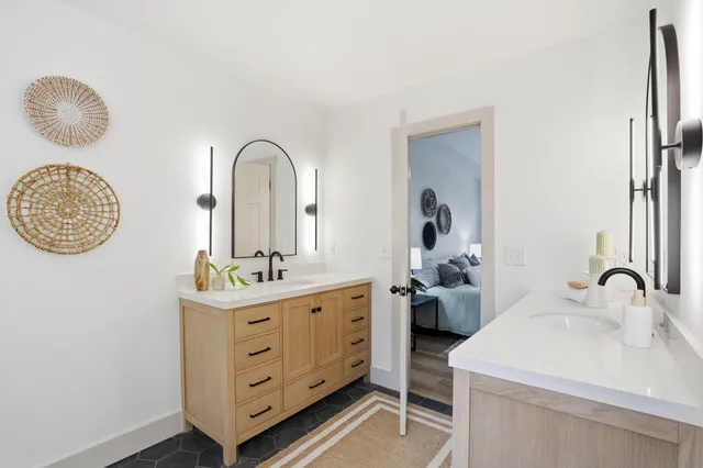 $565,000 | 110 Holbrook Lane, Goose Creek, SC 29445