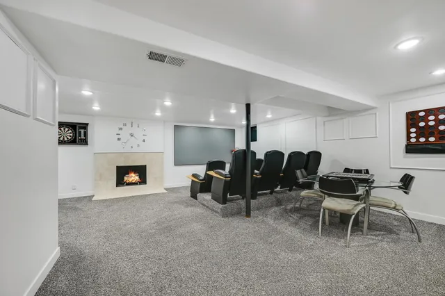 $2,400,000 | 19860 Cottagewood Road, Deephaven, MN 55331