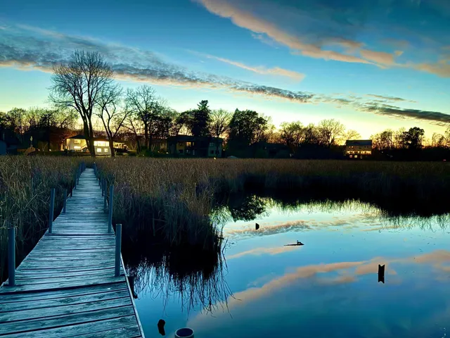 $2,400,000 | 19860 Cottagewood Road, Deephaven, MN 55331