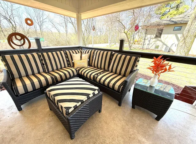 $2,400,000 | 19860 Cottagewood Road, Deephaven, MN 55331