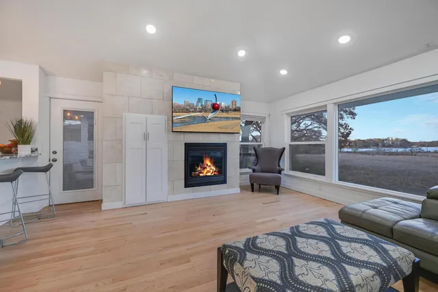 $2,400,000 | 19860 Cottagewood Road, Deephaven, MN 55331