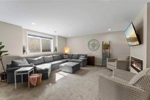 $650,000 | 15668 Cobblestone Lake Parkway, Apple Valley, MN 55124